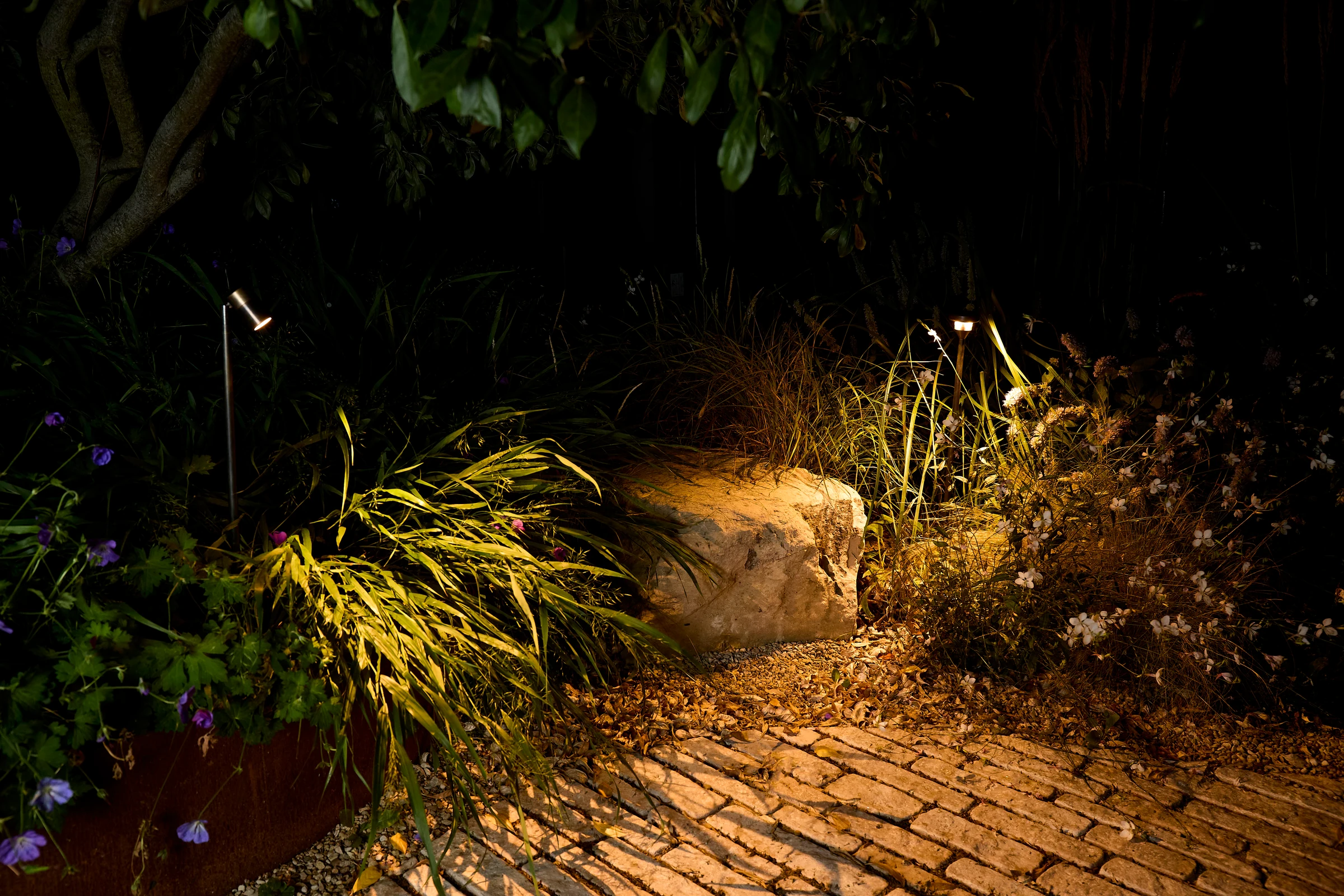Paths lighting example